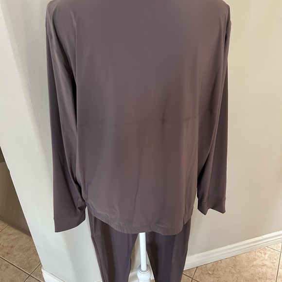 Kirkland Signature Blushed Mocha Jogger Set - Picture 5 of 10